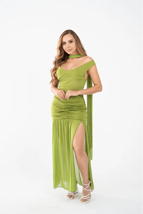 ekin su green dress Love Island's Ekin-Su responds to co-star dating rumours