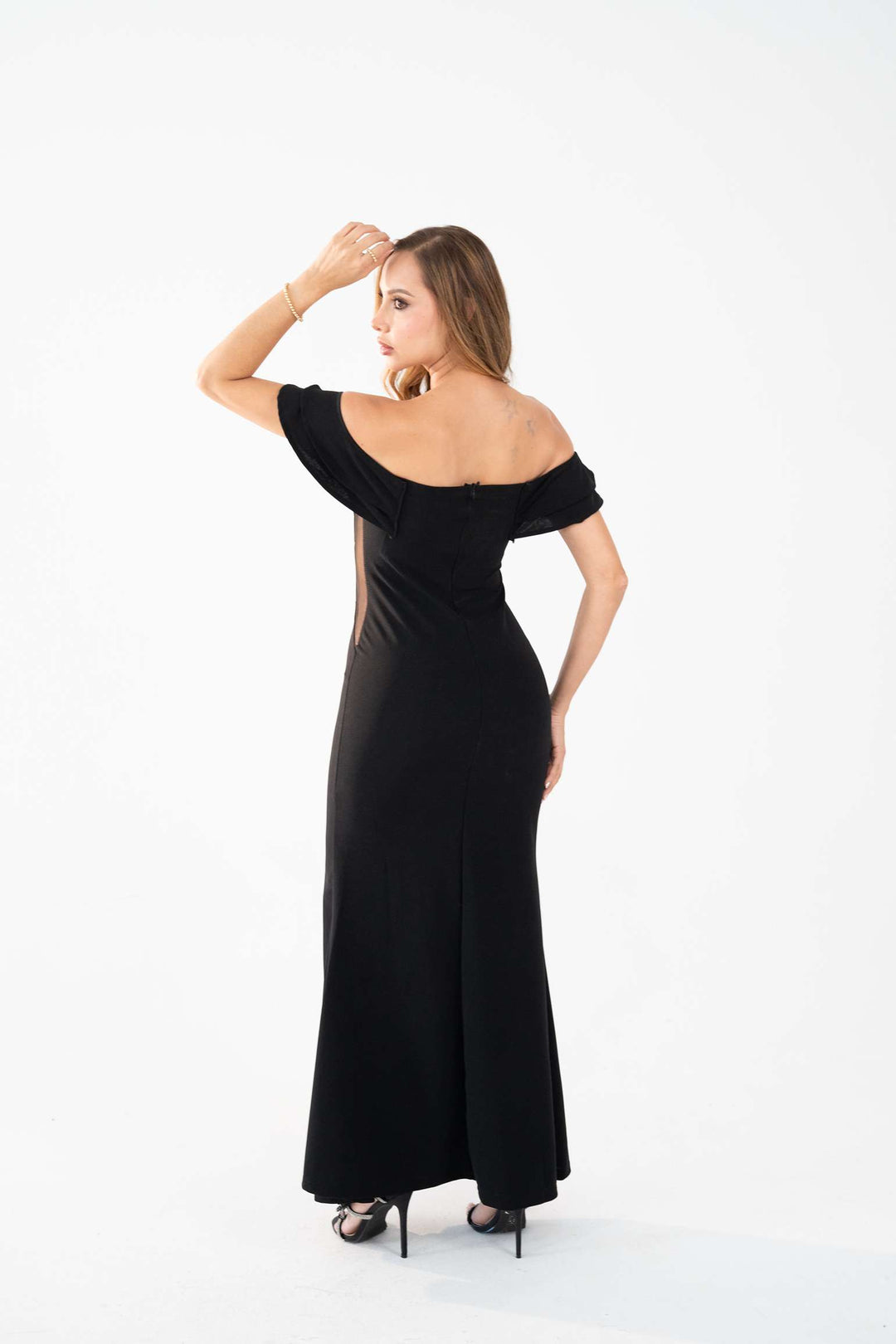Get the Zara Maxi Dress for Any Occasion | Livira Fashion Get the Zara Maxi Dress for Any Occasion | Livira Fashion